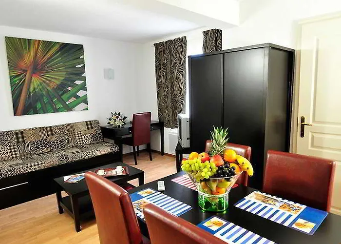 Residhotel Centre Aparthotel 3*